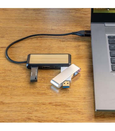 HUB USB A DOUBLE ENTREE EN BAMBOU ET PLASTIQUE RECYCLE - P308.5601